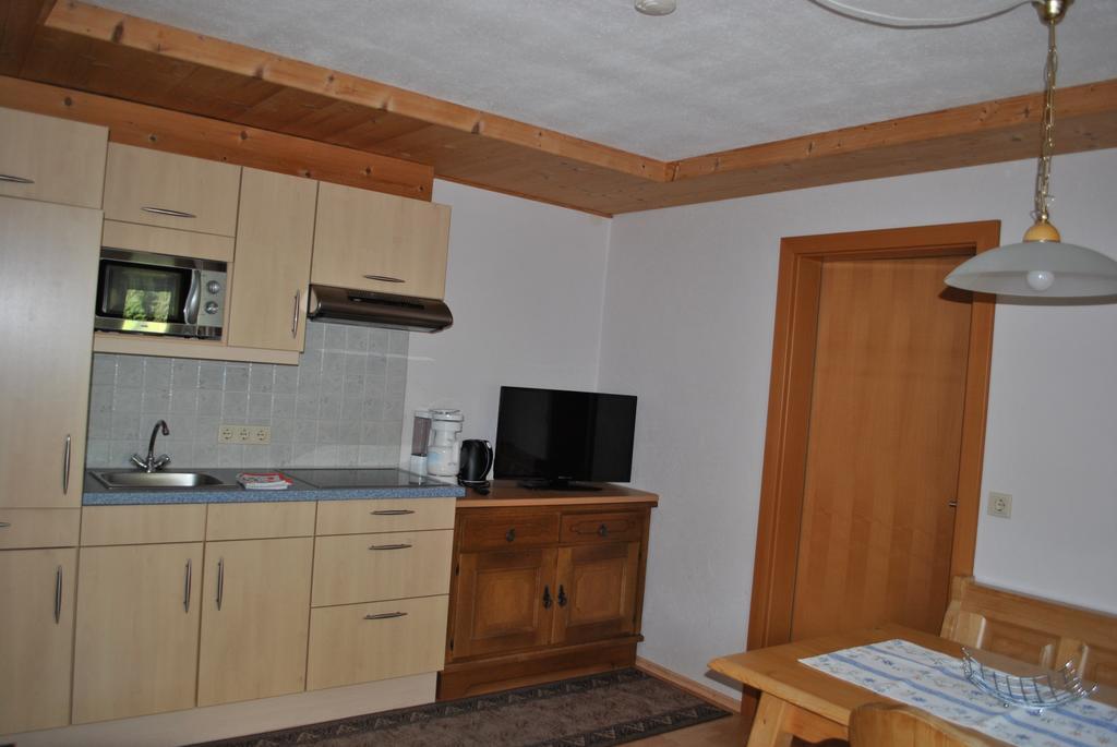 Haus Tina Appartement Bach  Buitenkant foto